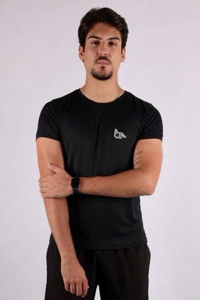 T-shirt - Masculina - Preta