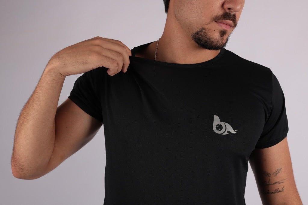 T-shirt - Masculina - Preta